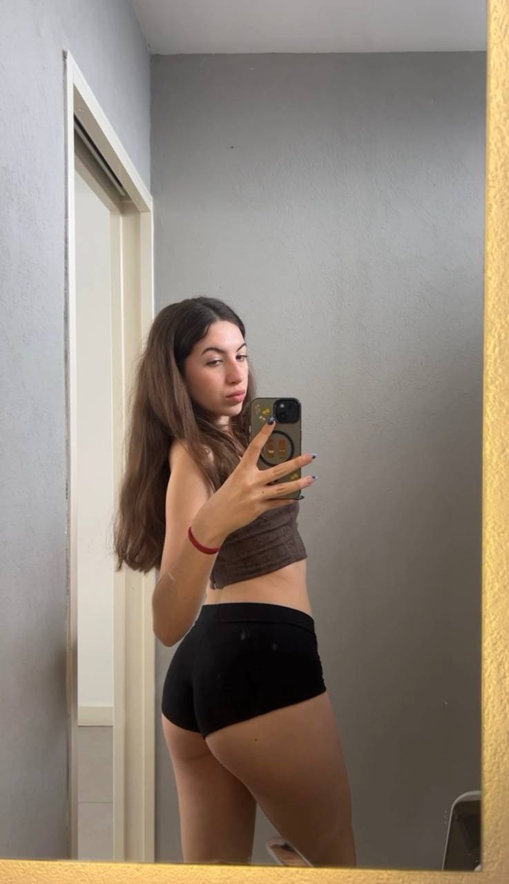 Amber in her underwear in Cleveland