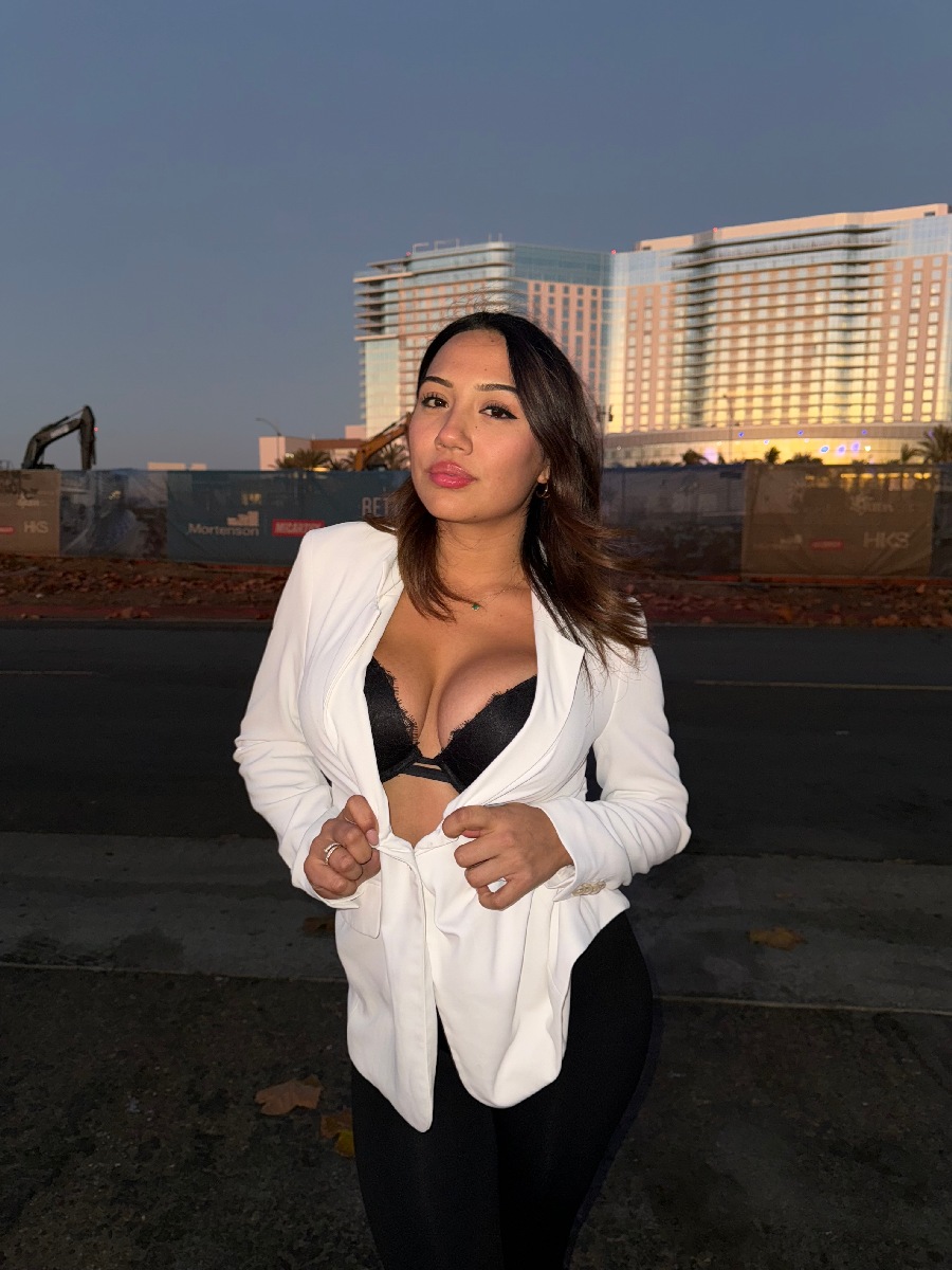 Take a pause and enjoy Ali Cruz — streaming from Cleveland