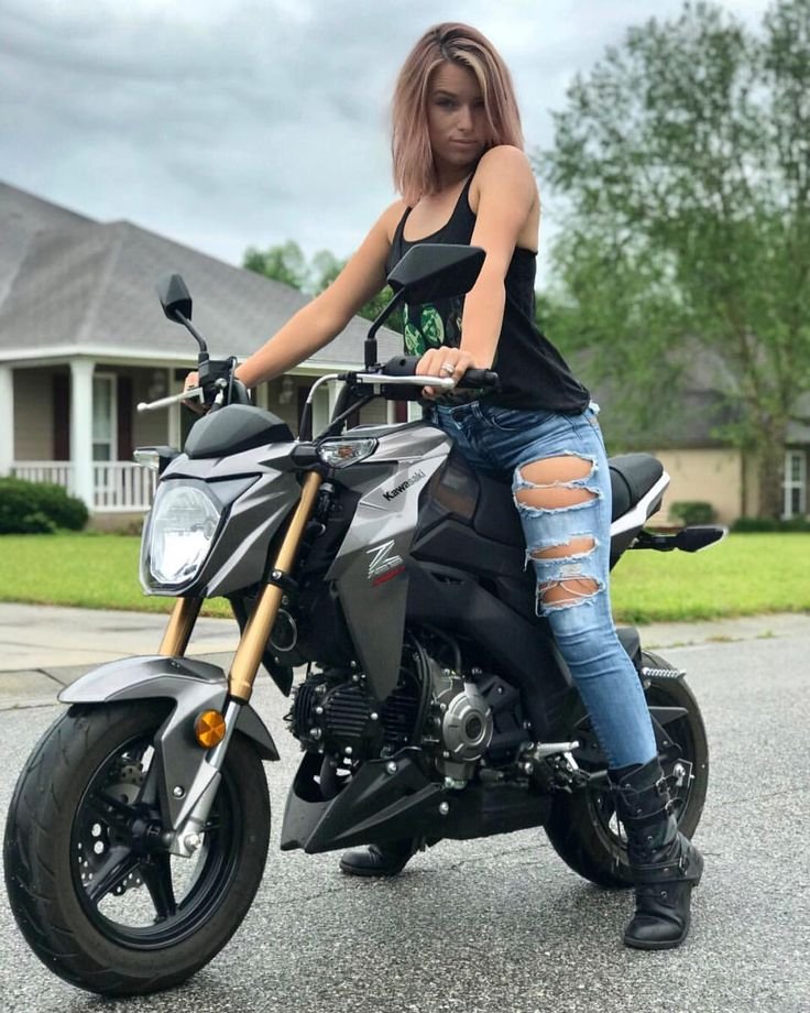 Beautiful girls and bikes in Cleveland