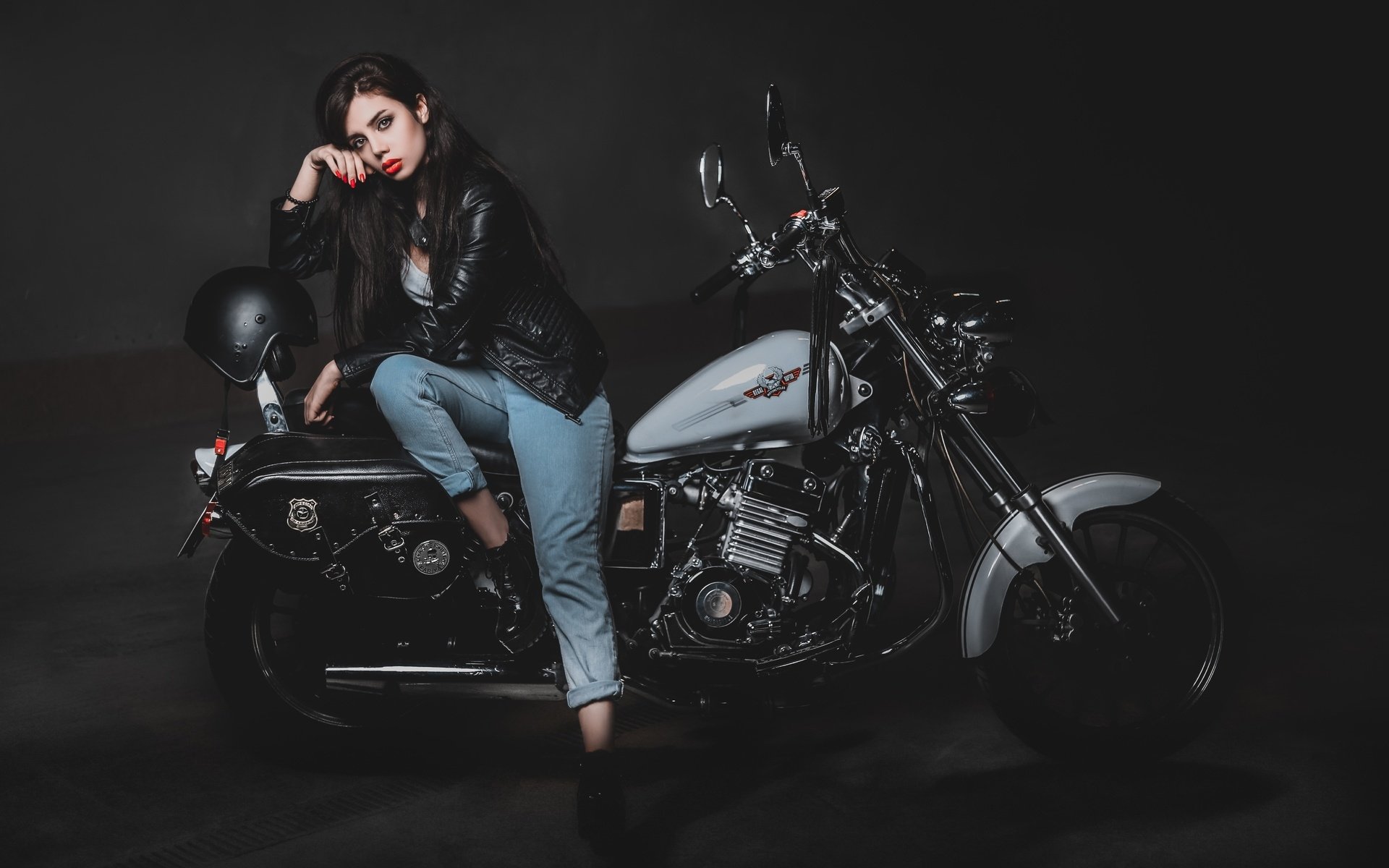 Biker girls: style and drive in Cleveland