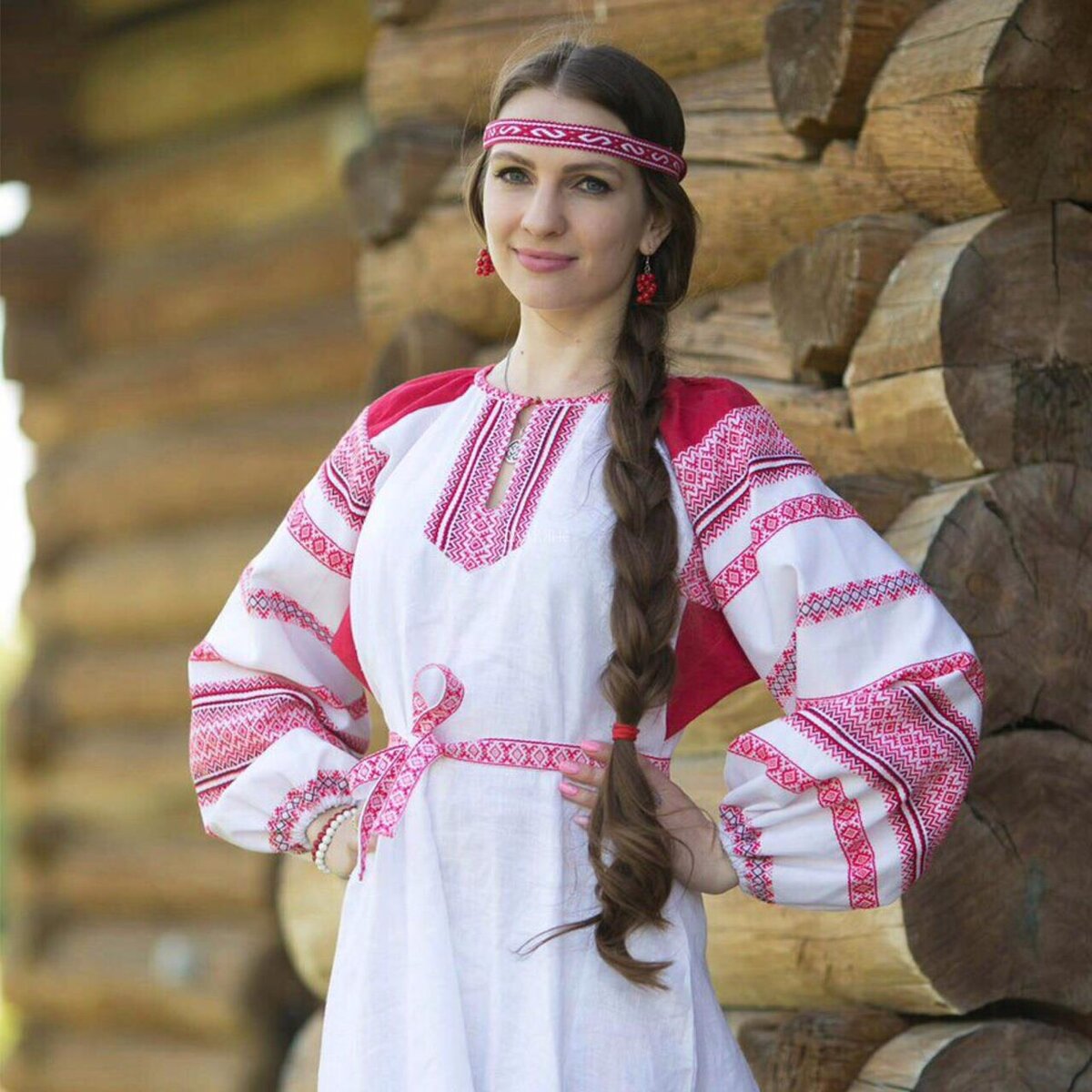 Girls in Slavic costumes in Cleveland