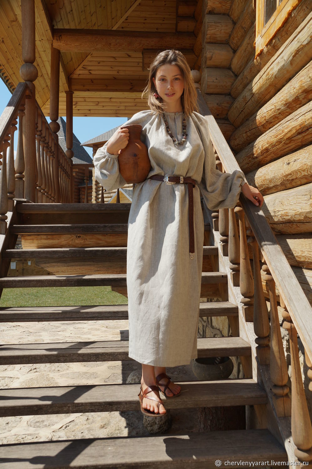 Girls in Slavic costumes in Cleveland